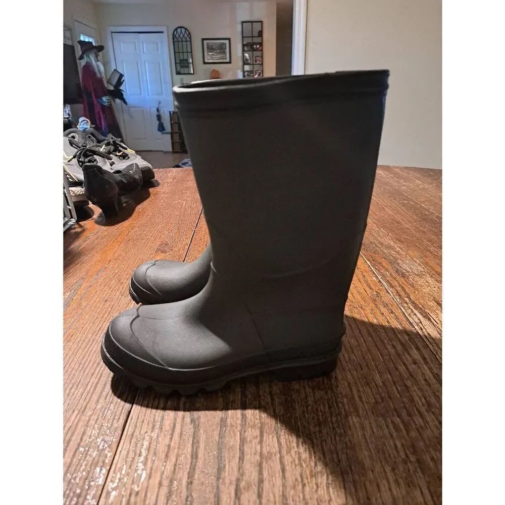 New Kids Size 20 Black Rubber Rain Snow Boots Typically Size 4.5-5